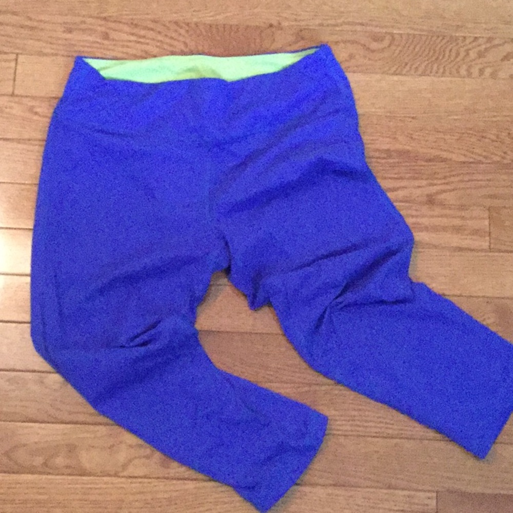 Capri workout pants